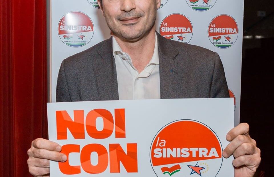 Nicola Fratoianni durante un'intervista